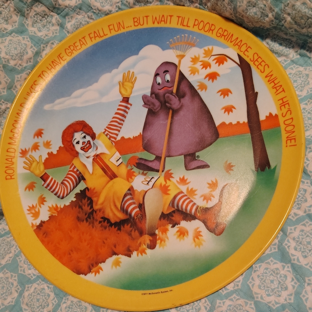 Vintage 1977 Collectible McDonald's fall plate
